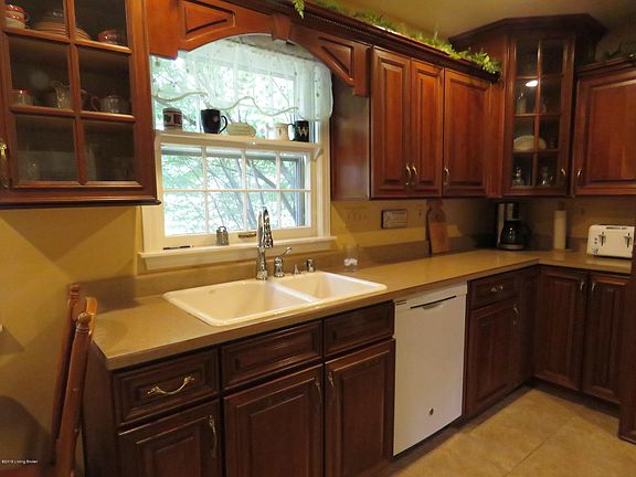 5th image of 12719 Saint Clair Dr