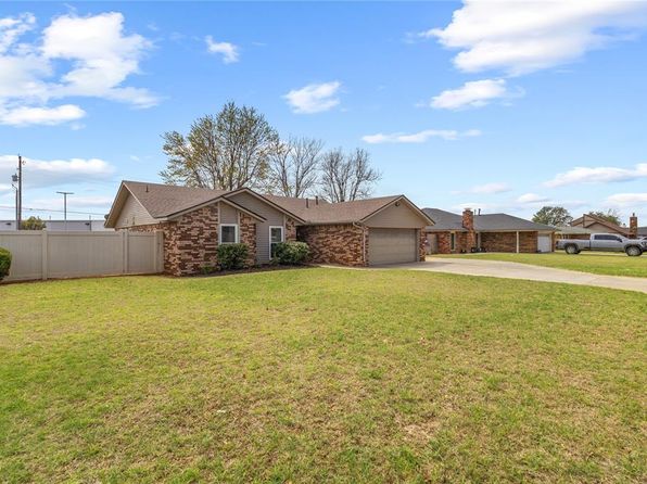 306 Willow St, Elk City, OK 73644