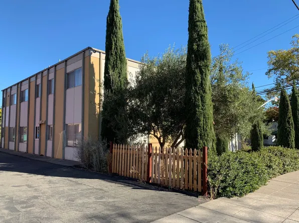 37 El Rose Dr APT 2, Petaluma, CA 94952