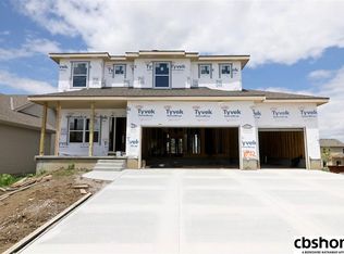 16902 Greenfield St, Omaha, NE 68136