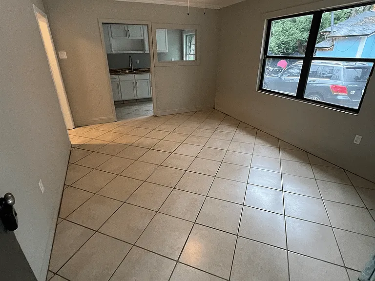 1240 Levy Ave — Photo 18