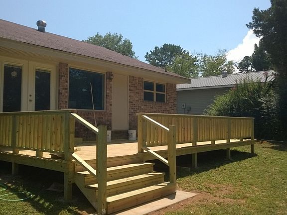 3rd image of 10 Fontaine Dr
