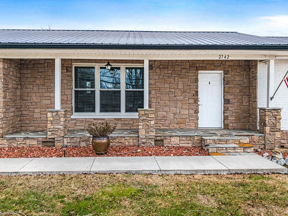 CAPTAINS HELM × VILLAGEDOOR CAPTAINS HELM × VILLAGEDOOR VILLAGE