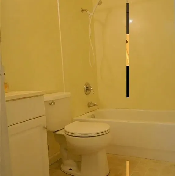1300 Sycamore Dr #1 — Photo 7