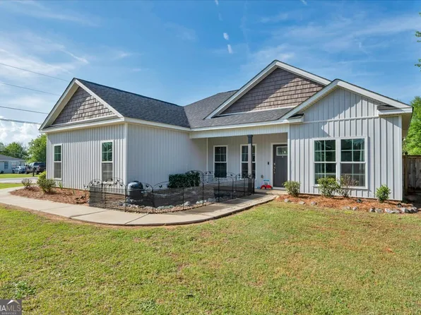 144 Summit Dr, Byron, GA 31008