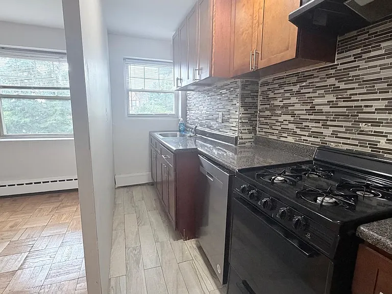 38 Duncan Ave #57E — Photo 2