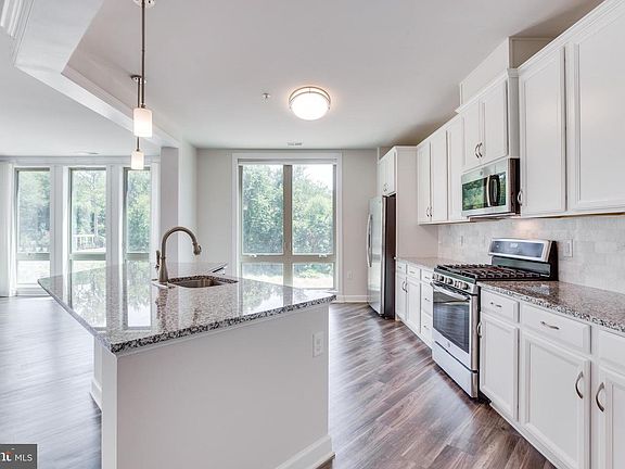 5th image of 6107 Fairview Farm Dr #107