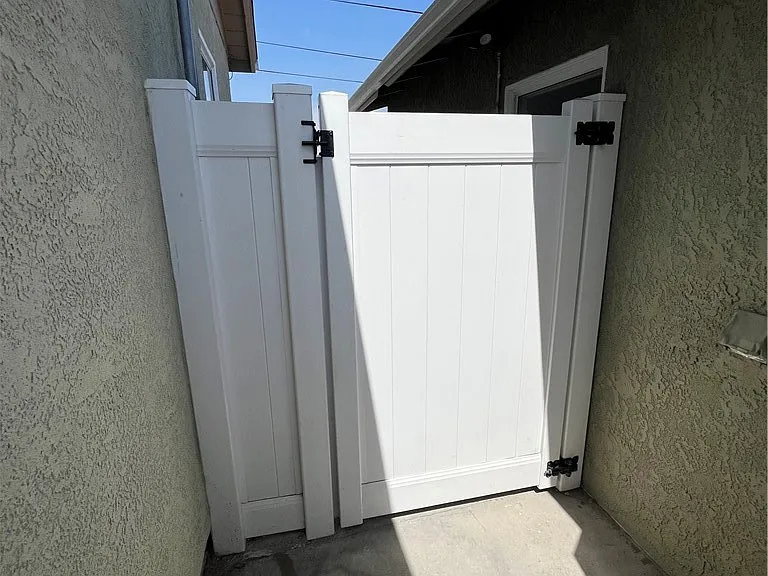 9441 Beverly St — Photo 16