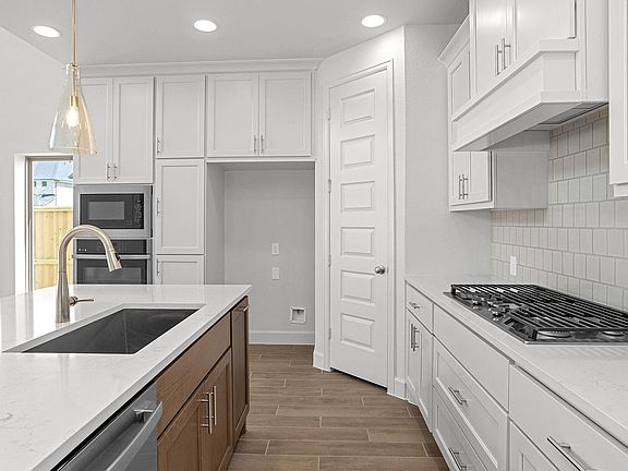 4th image of this home