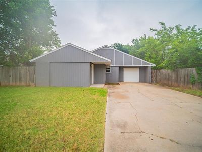 921 SE 14th St, Moore, OK, 73160