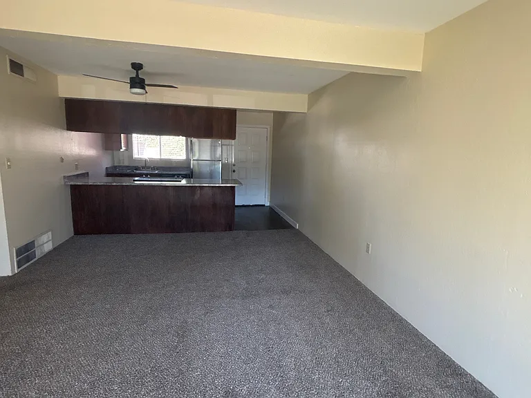 Park Marina Village Apartments — Photo 9