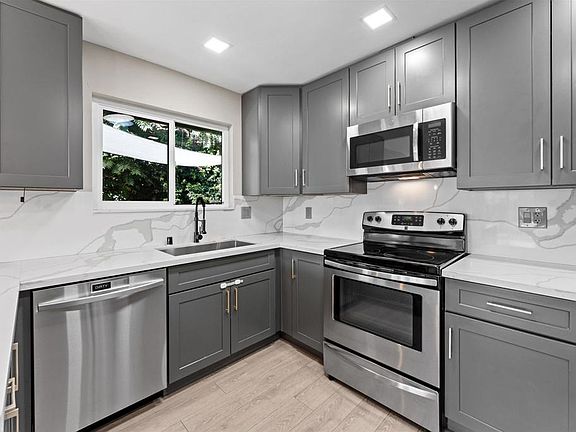 5th image of 9321 Riverview Ave