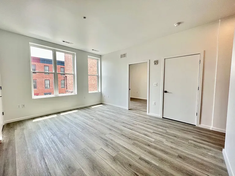 725 W Pratt St. — Photo 110