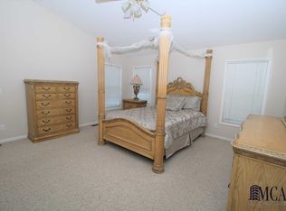 860 Regents Park Dr, Monroe, MI 48161