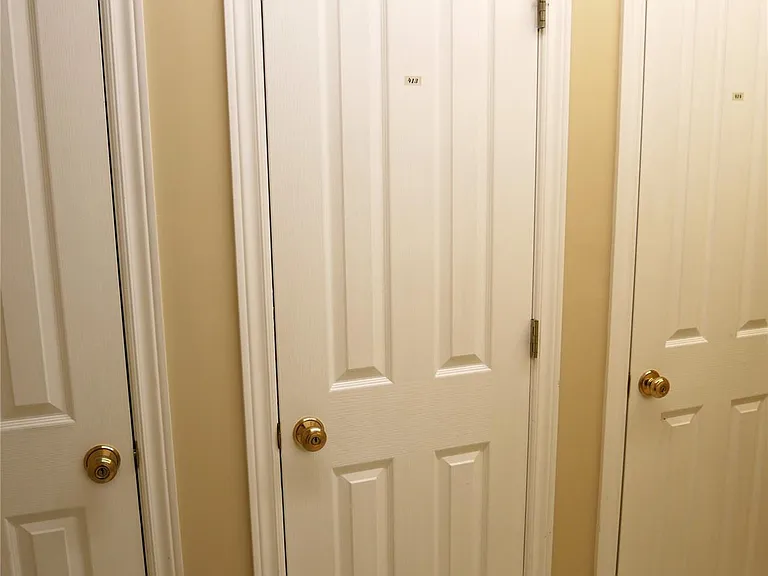 444 S Chester St #413 — Photo 28