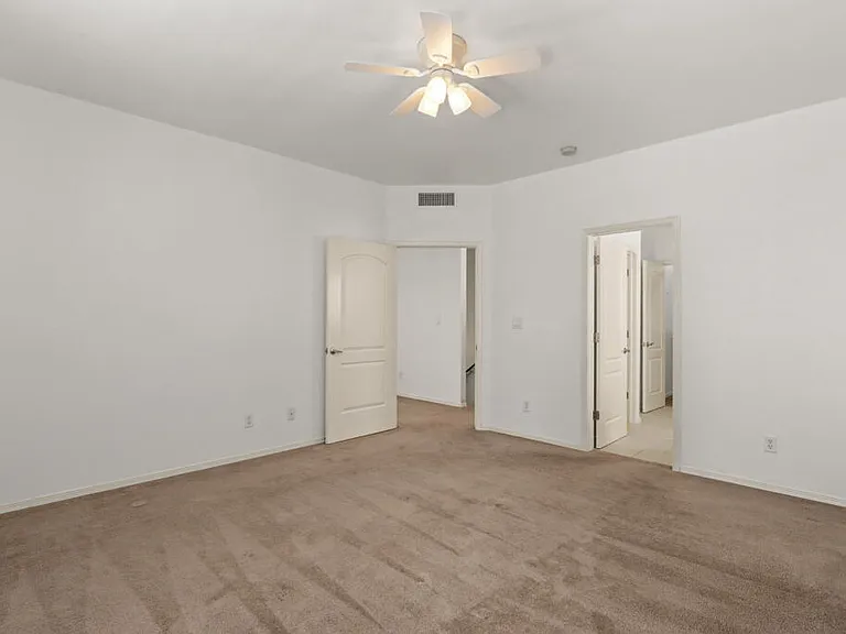 561 Green Village Ct #A — Photo 31