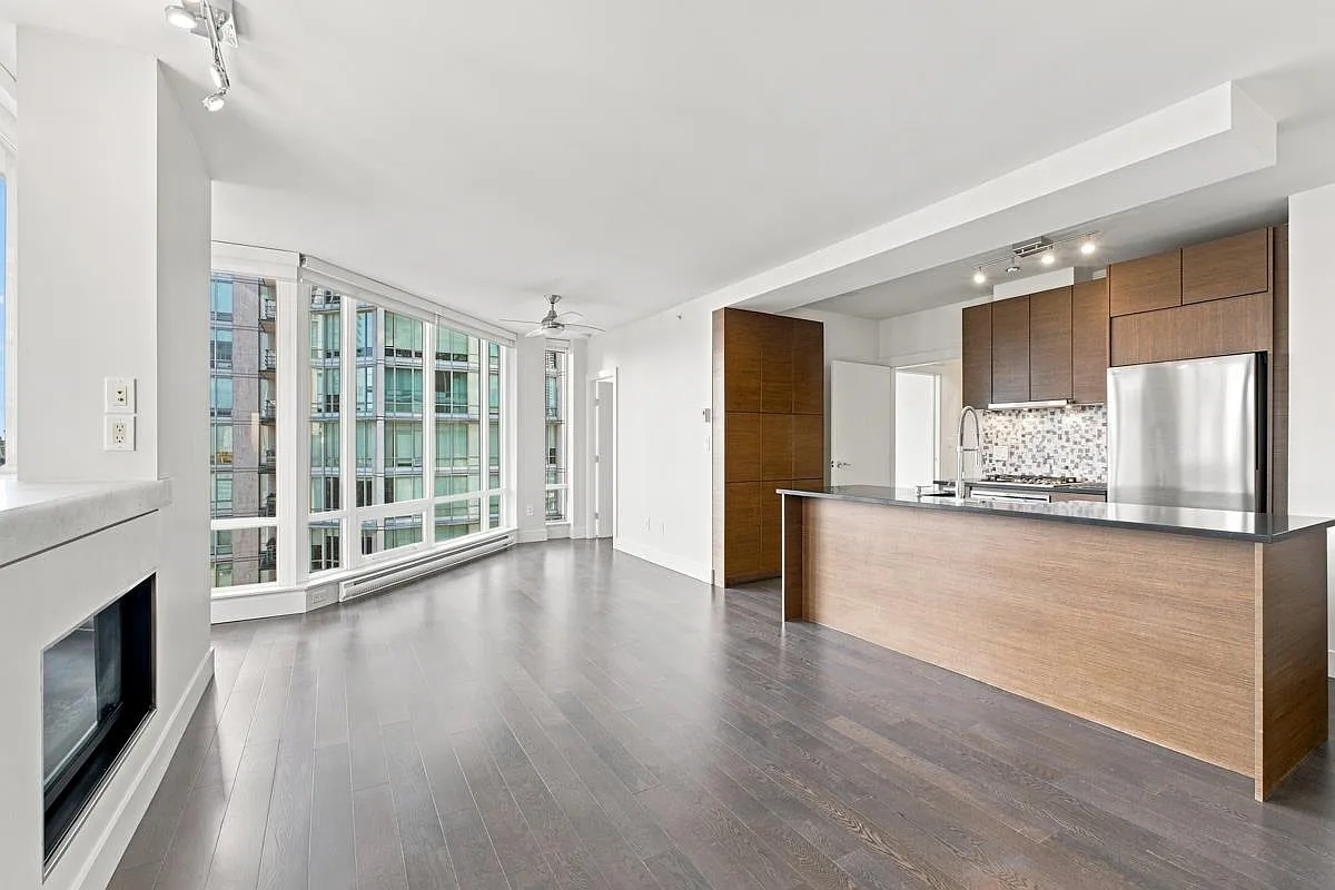 2 bed, 1028 sqft, $3,800 — Photo 2