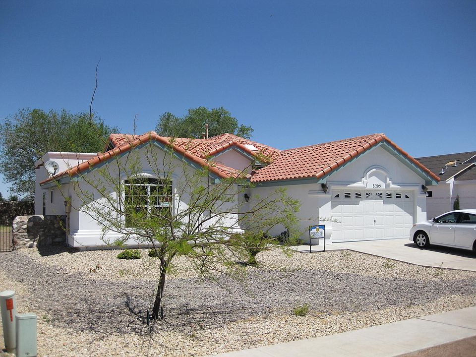 Custom 1 story Padilla home with many upgrades.