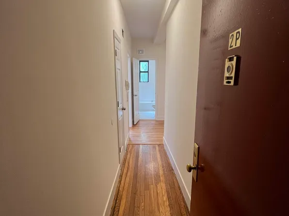34-20 30th St #2P, Astoria, NY 11106