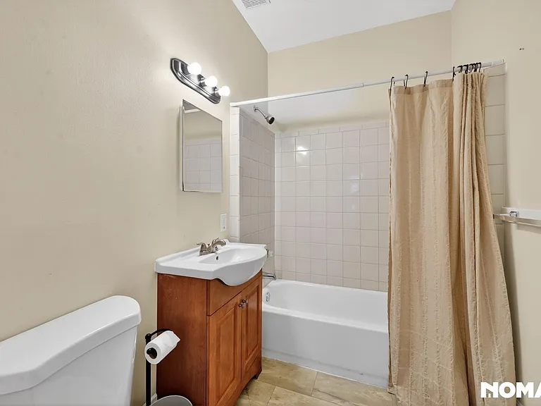 1855 W 58th St #1 — Photo 14