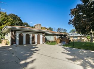 8336 Cooper Rd, Kenosha, WI 53142