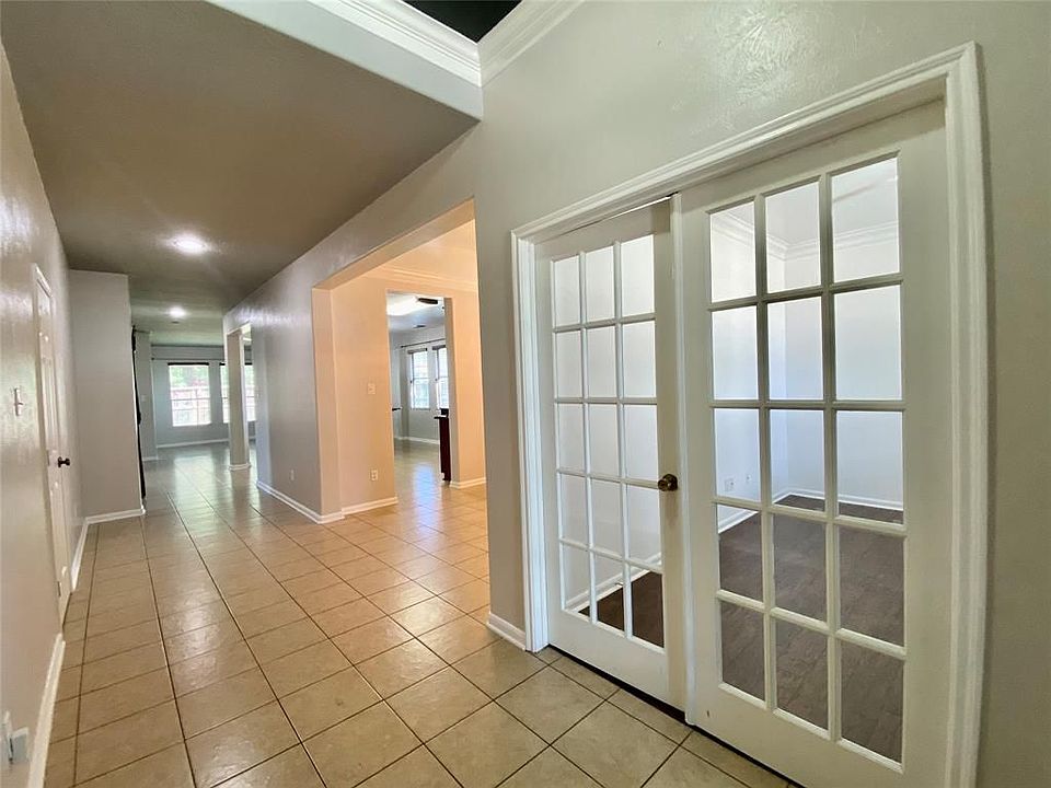 1st image of 20150 Jasper Oaks Dr