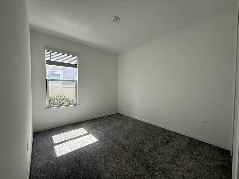 5274 Kildare Place St — Photo 15