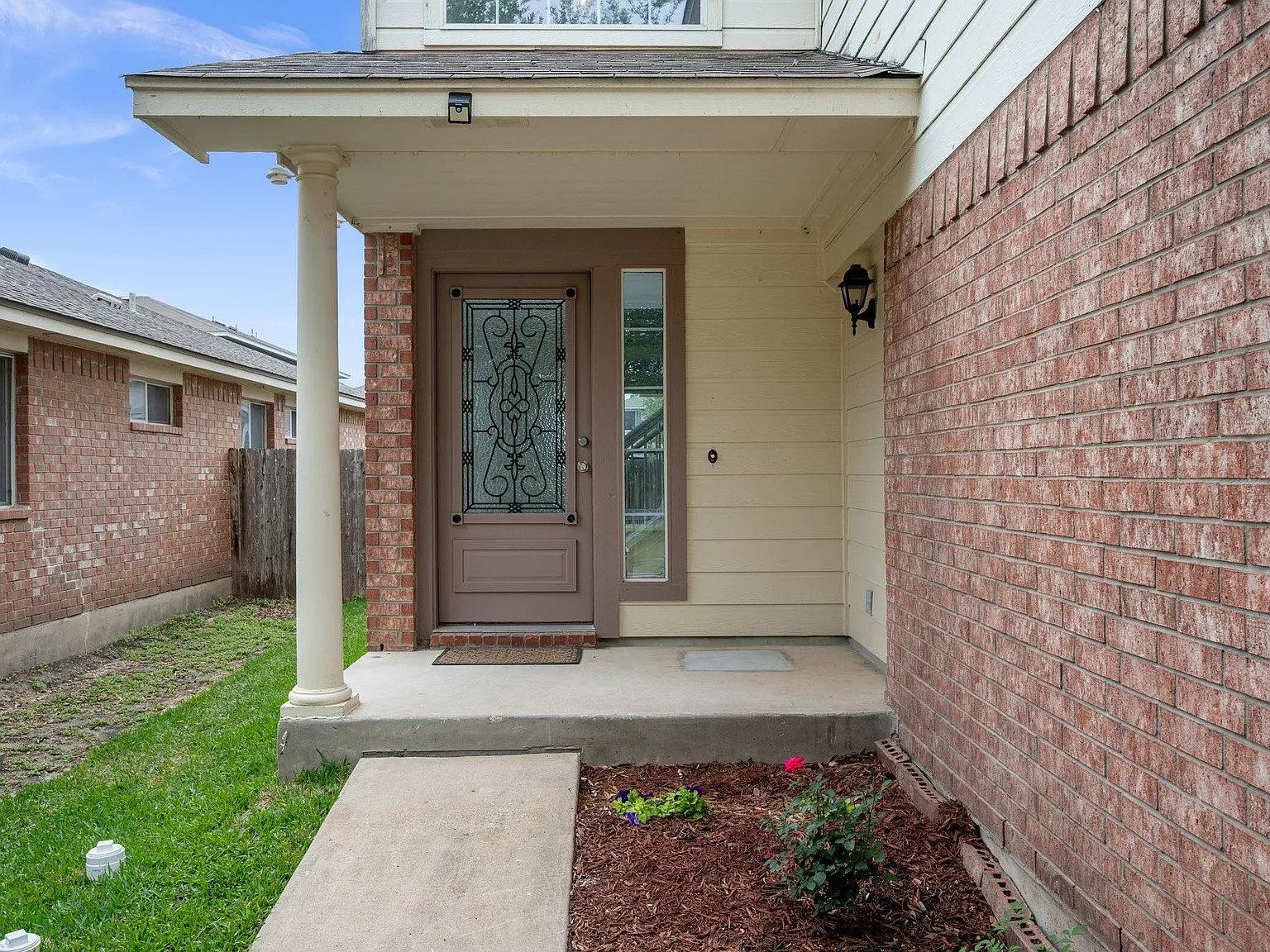3 bed, 2.5 bath, 1590 sqft, $1,750 — Photo 3