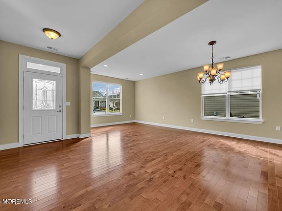 5th image of 37 Kingston Drive