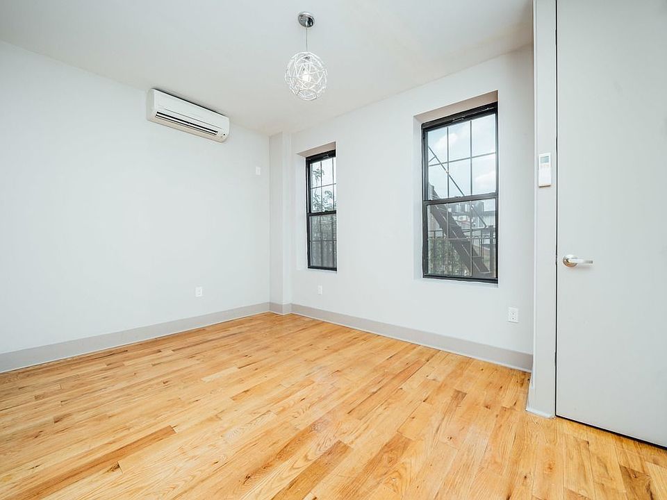 1st image of 292 Bedford Ave #20