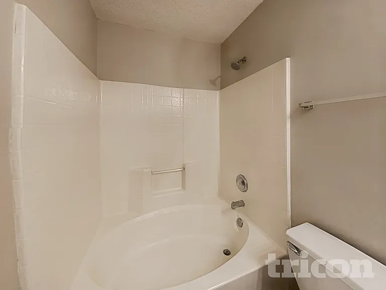 7043 Red Bud Cir — Photo 11