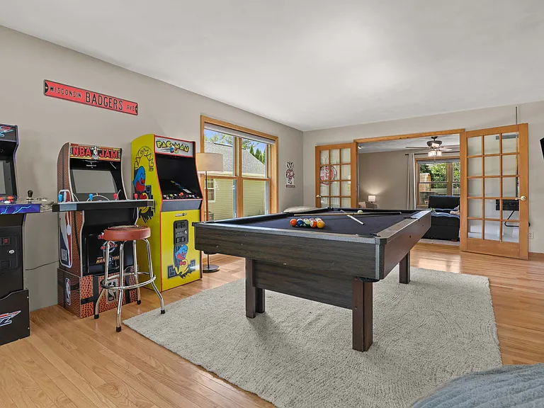 1872 Barrington Dr — Photo 38