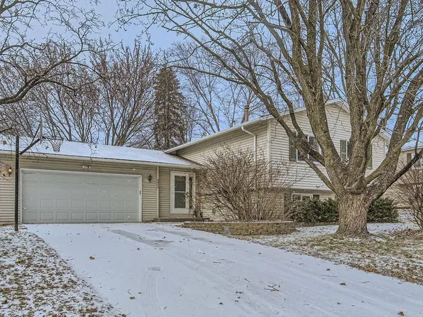 4869 Churchill St, Shoreview, MN 55126