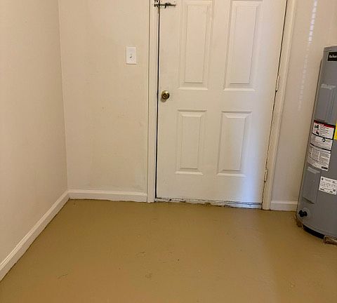 5th image of 101 Willow Dr