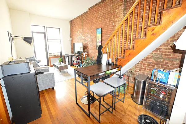 Rented by City Stop Realty | media 5