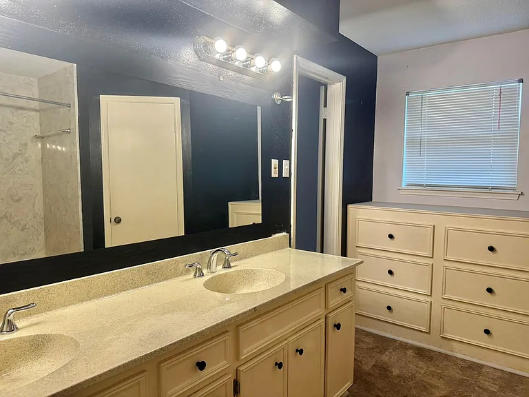 10422 Eagle Glen Dr — Photo 17