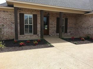 249 Clubview Cir, Pearl, MS 39208