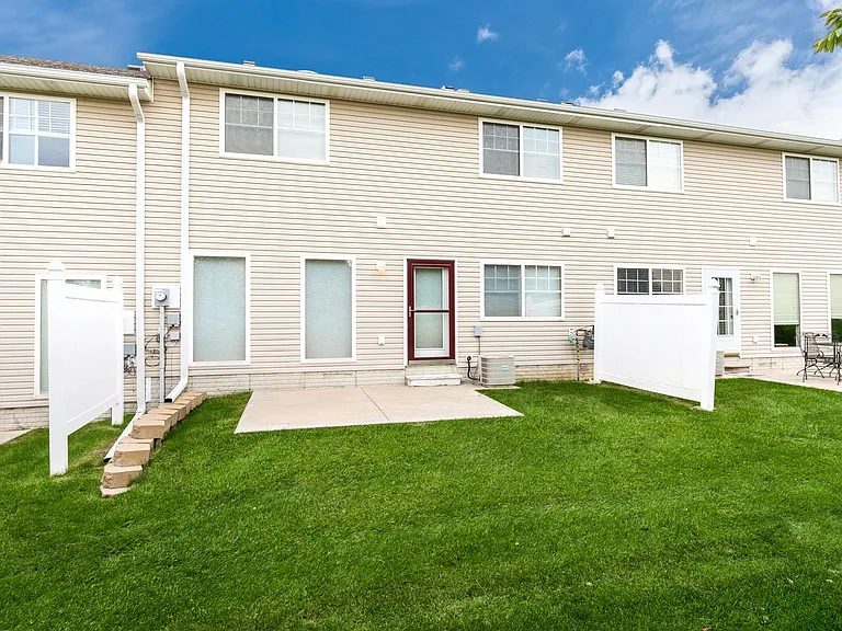 6907 Naples Dr — Photo 31