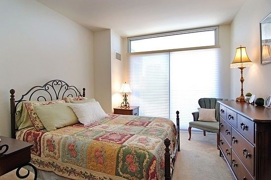 4th image of 1250 S Michigan Ave APT 2205