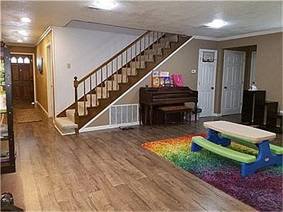 4th image of 110 Sleepy Hollow Dr