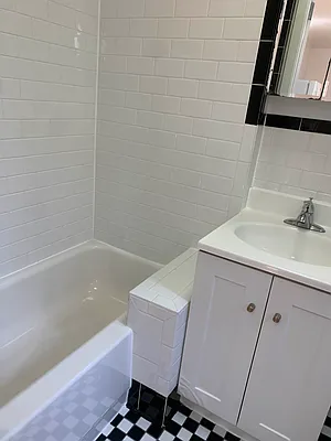 Rented by M.Grossman R.E. Management | media 23