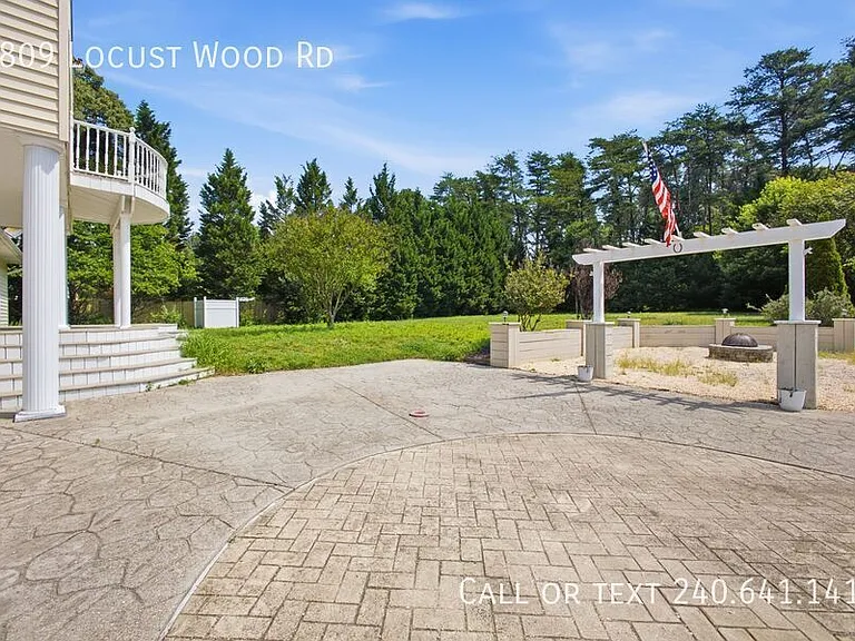 7809 Locust Wood Rd — Photo 32
