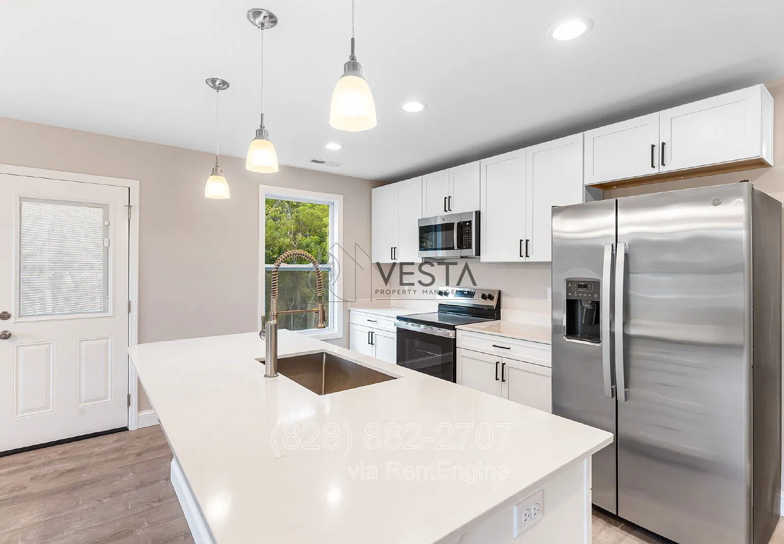 3 bed, 2.0 bath, 1354 sqft, $2,195 — Photo 4