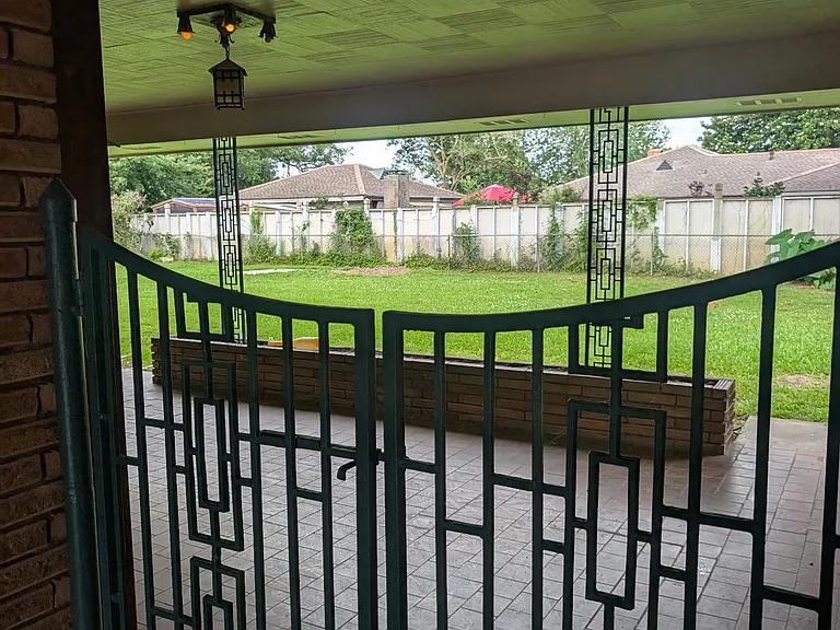 223 Stephanie Ave — Photo 35