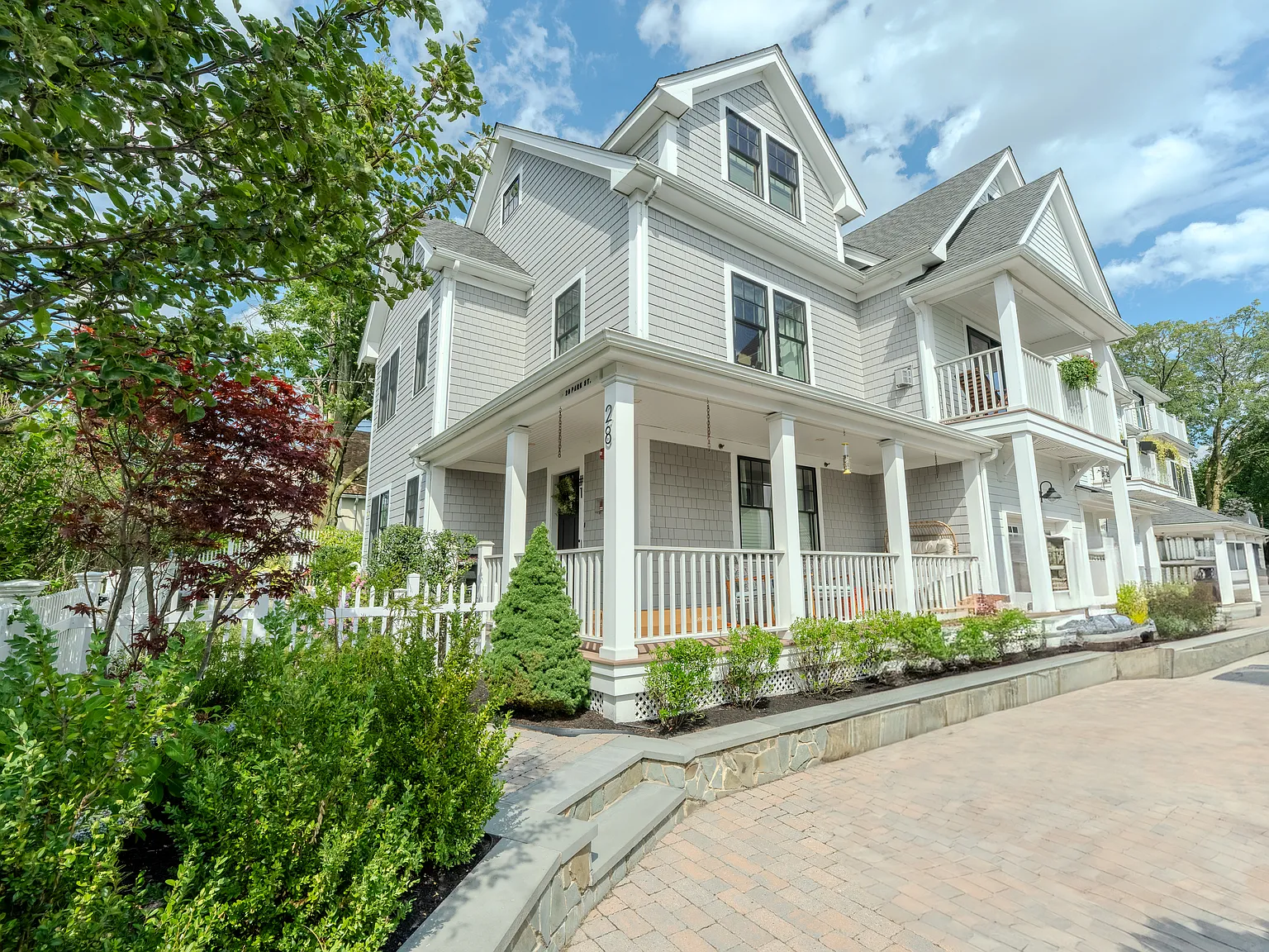 3 bed, 3.5 bath, 1674 sqft, $4,300 — Photo 1