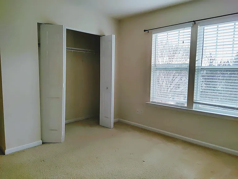 320 Hammond Oak Ln — Photo 16