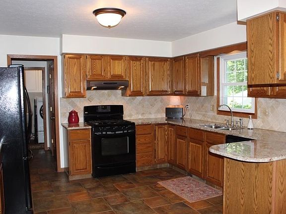 5th image of 15 Prescott Dr