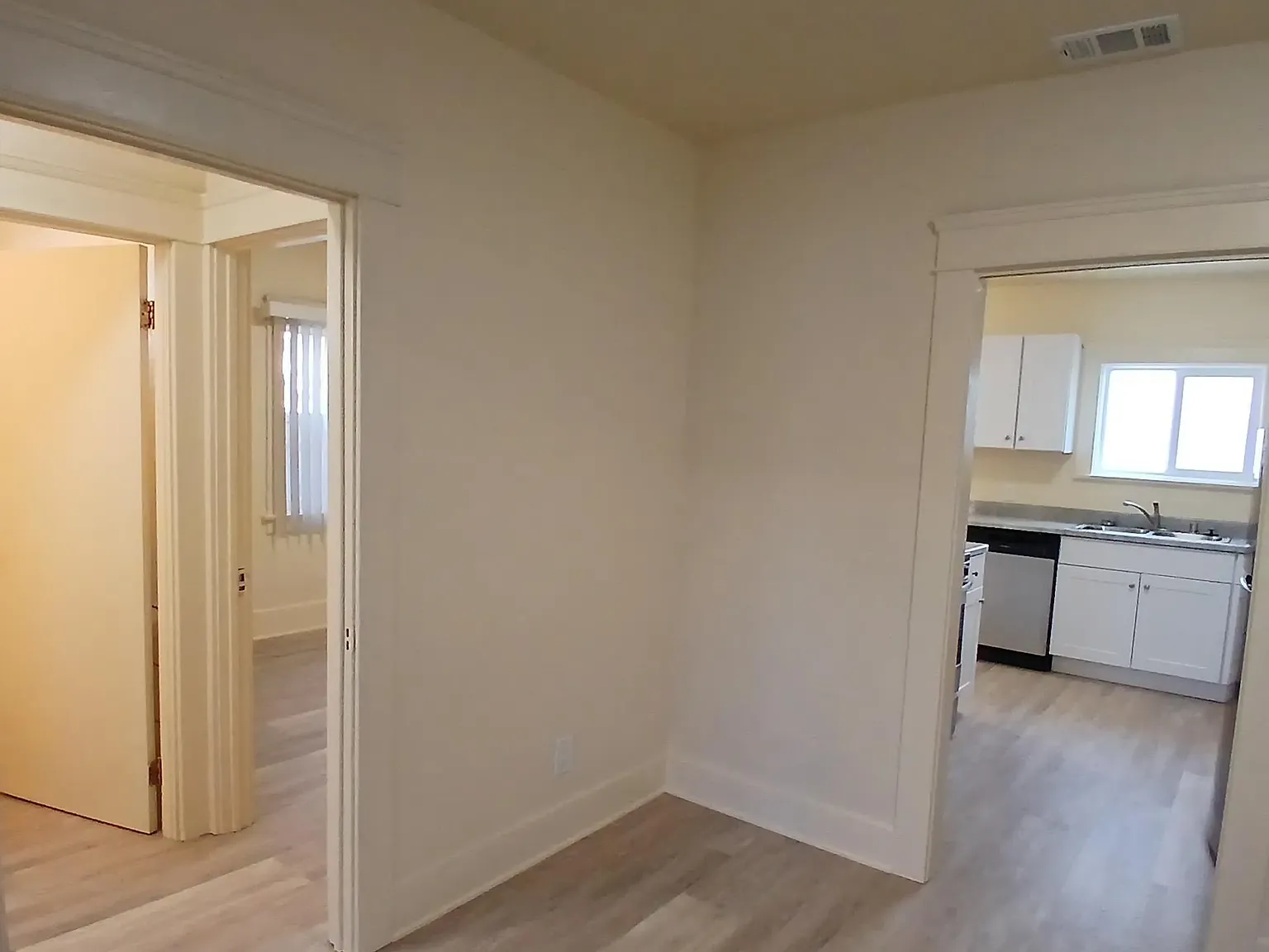 2 bed, 1.0 bath, 850 sqft, $3,300 — Photo 3