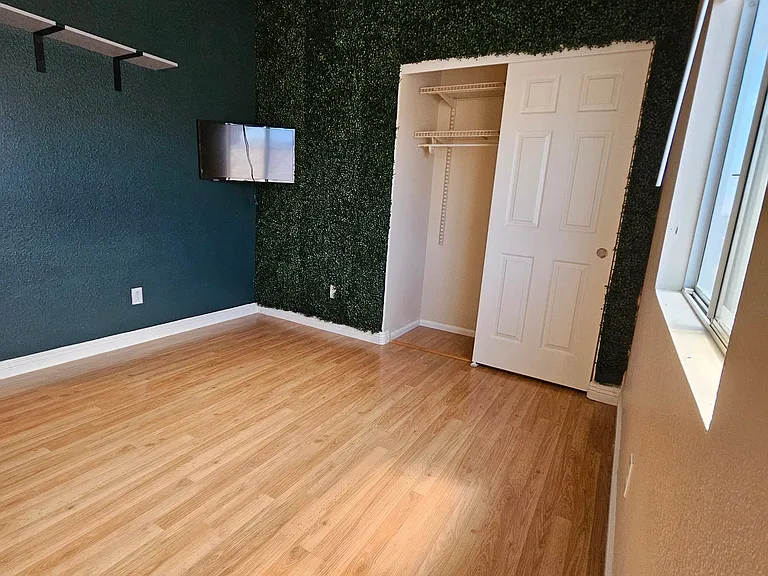 7016 Old Village Ave — Photo 1