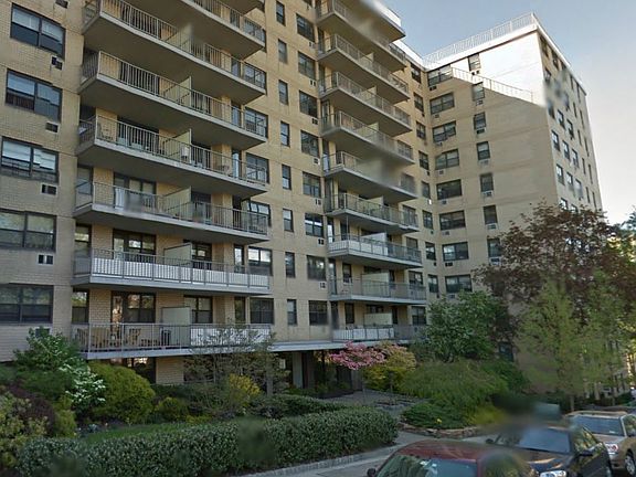 5th image of 3960 54th St APT 8P